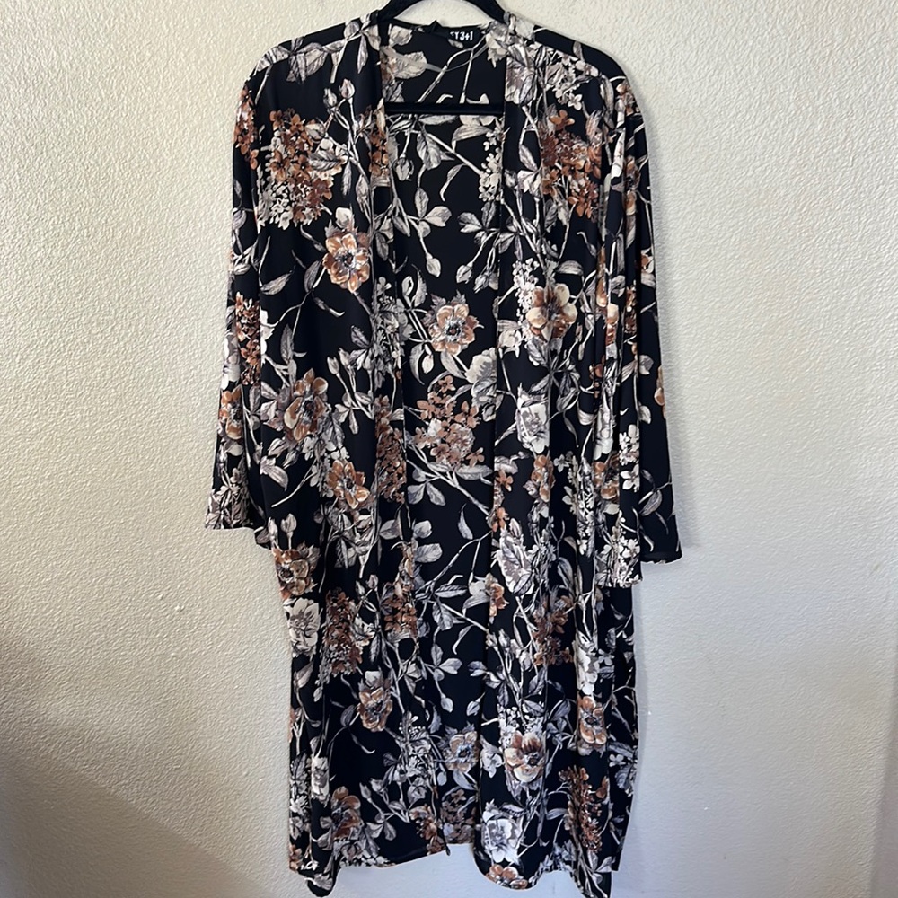 Audrey 3 + 1 Black Floral Long Kimono Duster Size Medium